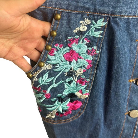 POL Floral Embroidered Denim Overall Dress Boho Casual Adjustable Size Small - Picture 4 of 8